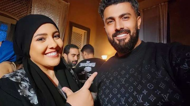 محمد سامي برفقة مي