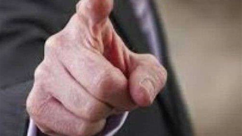 تسليم كيا تحت التهديد
