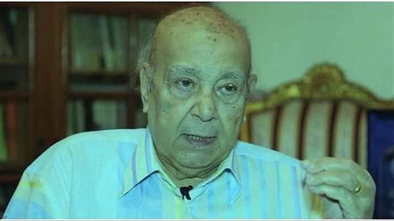 الكاتب الصخفي محمد