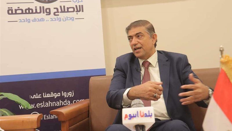 هشام عبد العزيز -