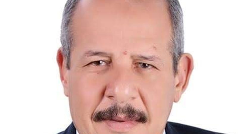 الكاتب الصحفي محمد