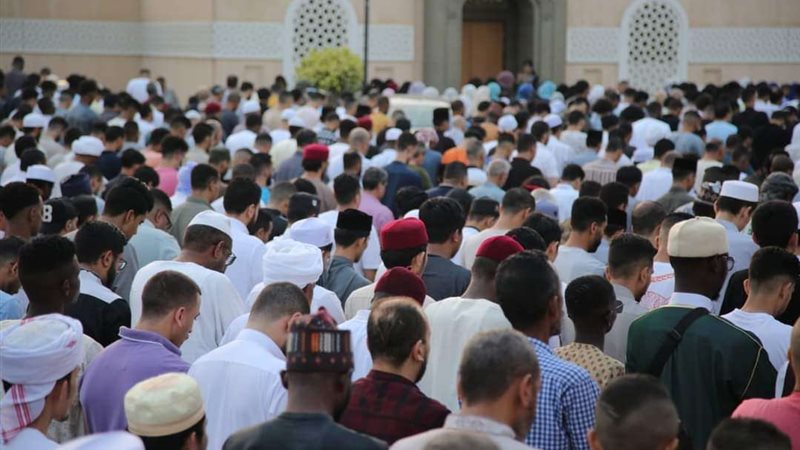 صلاة العيد بمسجد