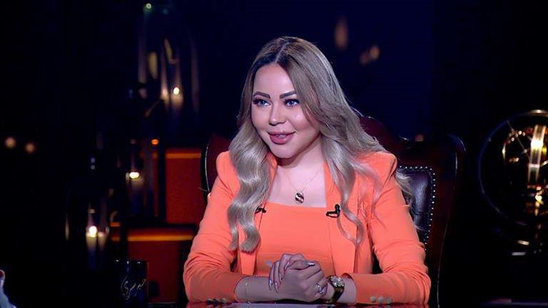 الاعلامية أسما إبراهيم