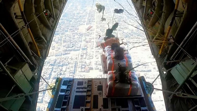 مصر تكثف أعمال الإسقاط