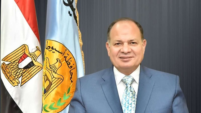 عصام سعد محافظ أسيوط