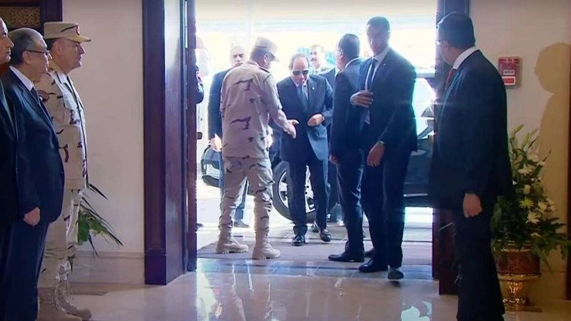 السيسي يصل مركز المنارة