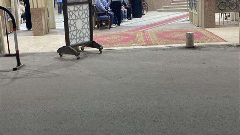 عزاء شقيقة لبنى عبد