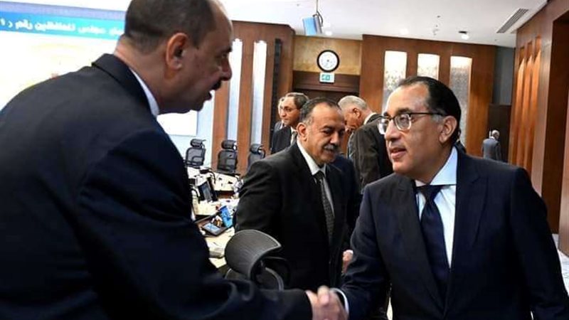 محافظ سوهاج برفقة
