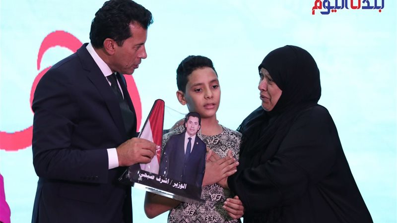 وزير الشباب يأمر