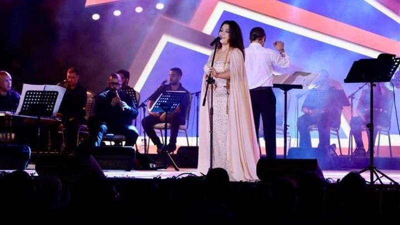 يسرا محنوش