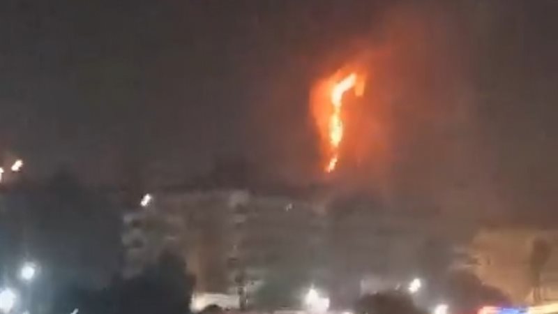 حريق عقار مكون من