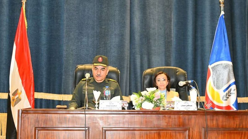 محافظ البحيرة تعقد
