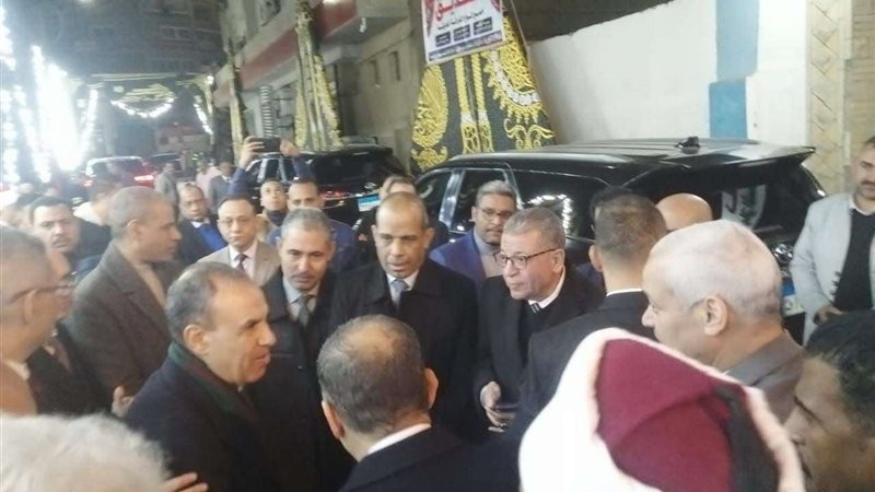 وزير الخارجية يتلقي