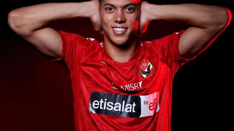 إمام عاشور لاعب النادي
