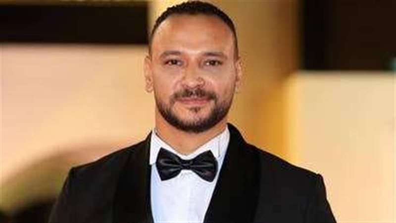 الفنان أحمد خالد