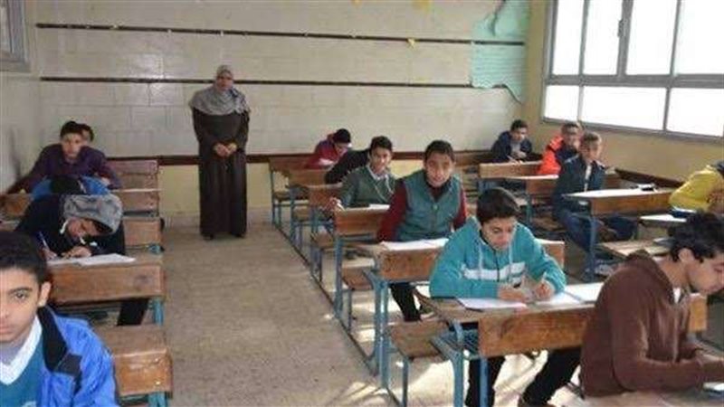 الاختبارات الشهرية