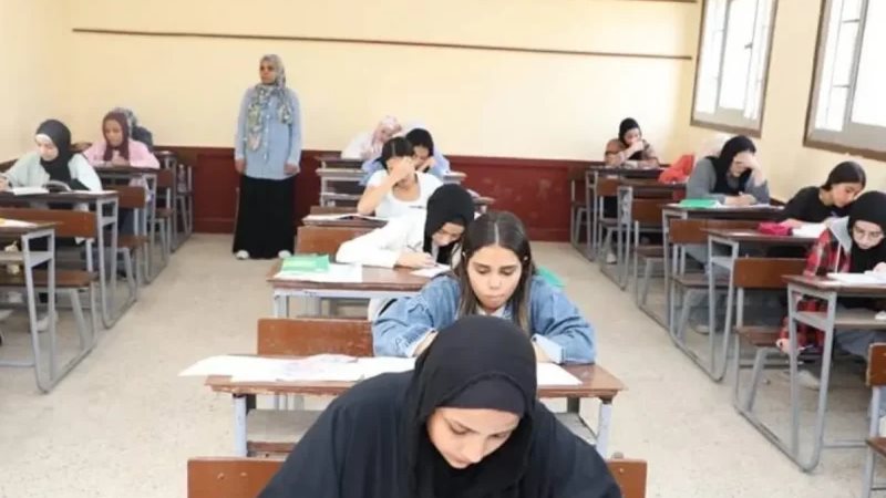 امتحانات شهر أبريل