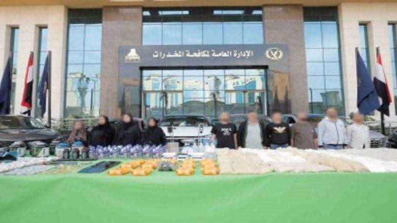 المتهمين والمضبوطات