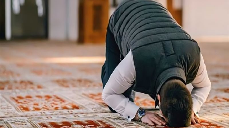 موعد أذان الفجر اليوم