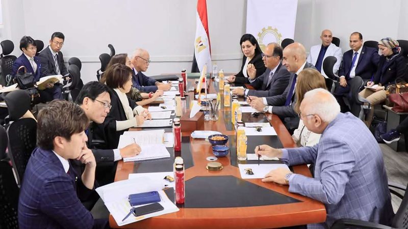 جولة وزير التربية