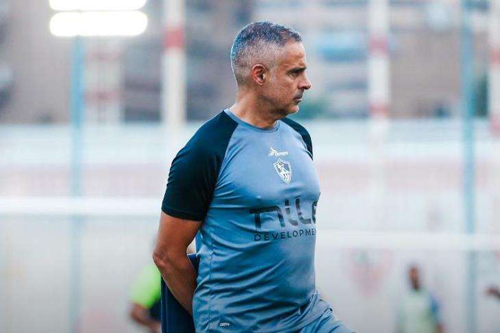 شوبير: الزمالك يحاول تجديد عقد البرتغالي جوميز ويفاوض لاعب الأهلي 